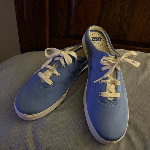 Keds Blue Cloth Slip On, Patented Women’s 9.5 Shoes, Soft Insoles, good cond. - Picture 1 of 9